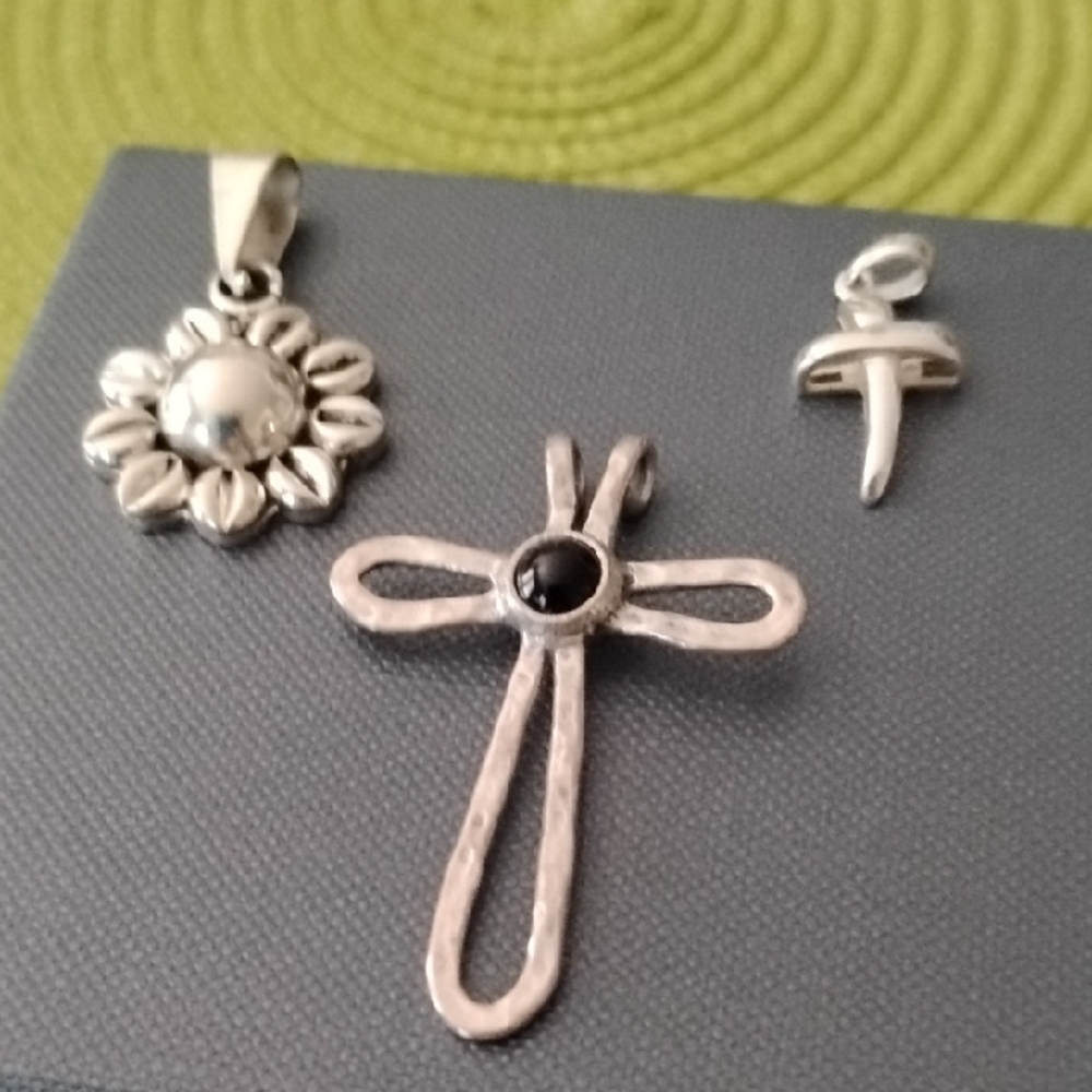 Silver Cross (2) and Flower Pendant Collection - Picture 4 of 4